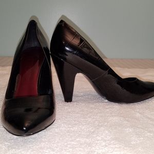 Jessica Simpson pumps